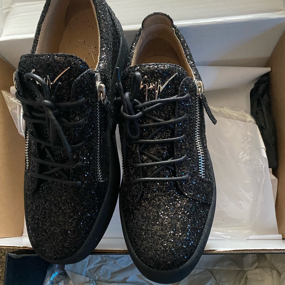 Authentic Giuseppe Zanotti
Frankie glitter low-top sneakers